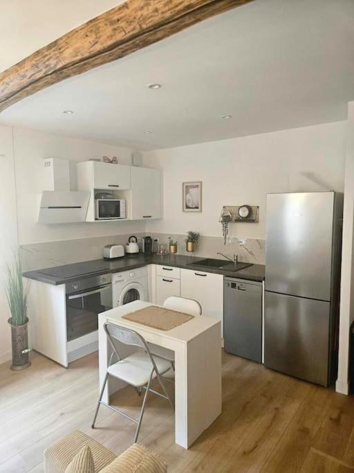 "La Tour", Logement Cosy, Au Calme Vertrieu Exterior photo